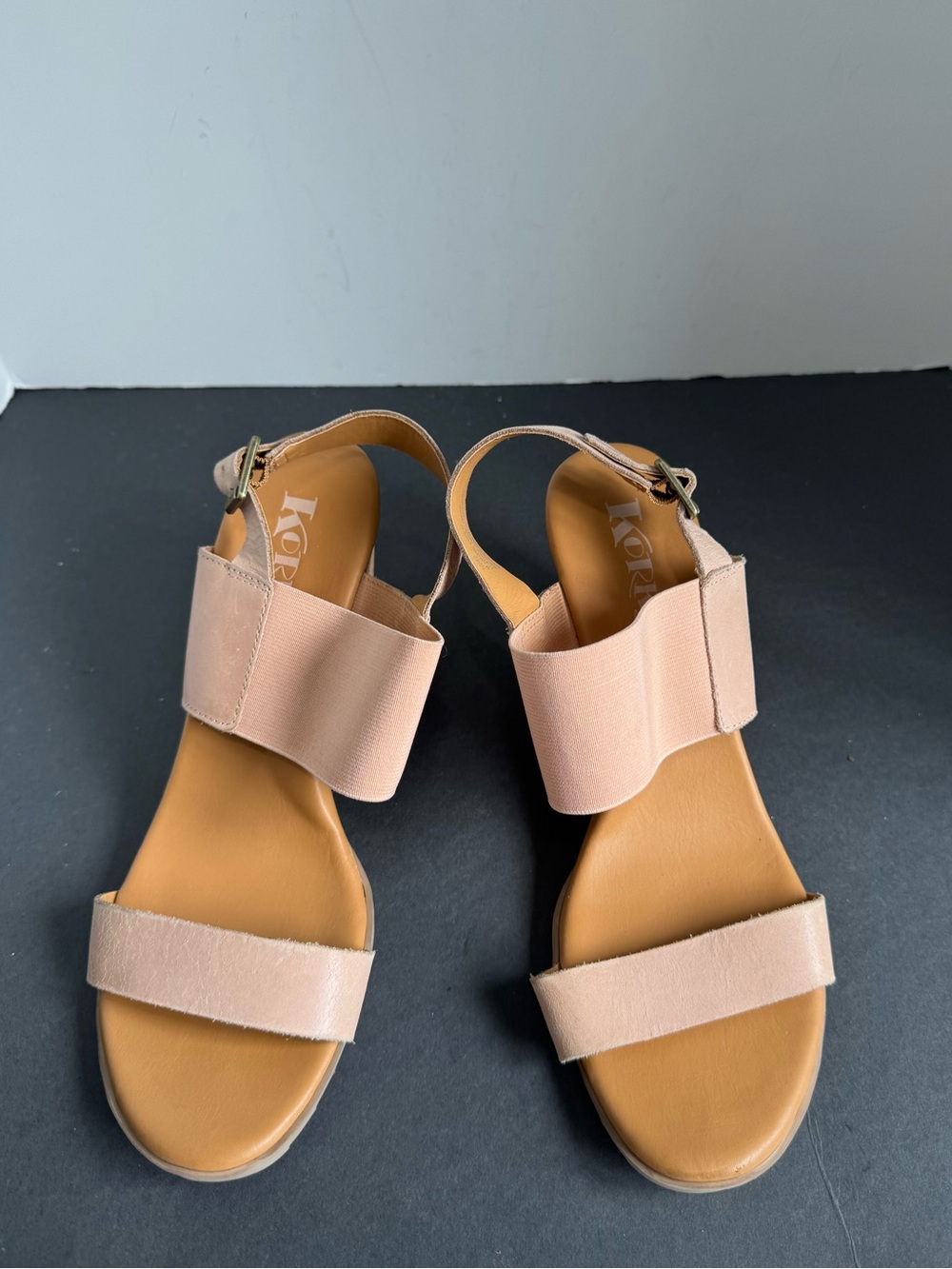 Korks Women’s Leather/Elastic Wedge Sandals. Size 10 - Picture 2 of 16